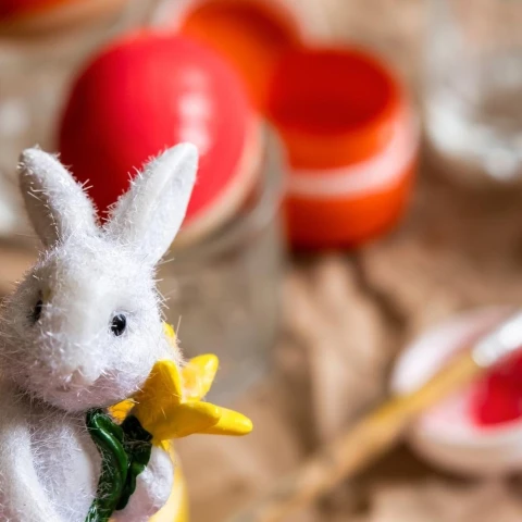 Zajączek bez słodyczy? Kreatywne pomysły na zdrowe prezenty wielkanocne dla dzieci